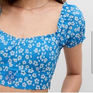 NWT GAP Floral Crop Top